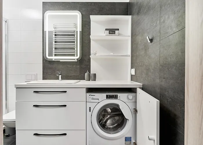 Swistackiego With Free Garage By Renters Breslavia