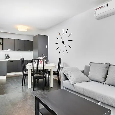Swistackiego With Free Garage By Renters * Wroclaw