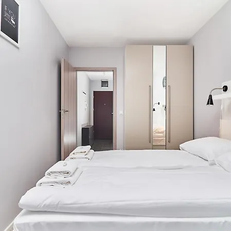 Swistackiego With Free Garage By Renters Wroclaw