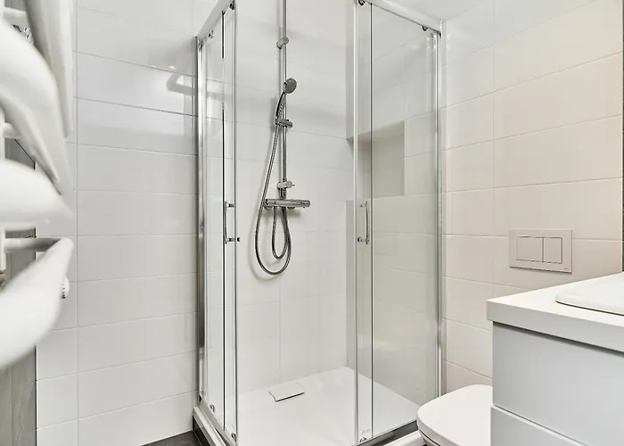 Swistackiego With Free Garage By Renters Apartamento Breslavia